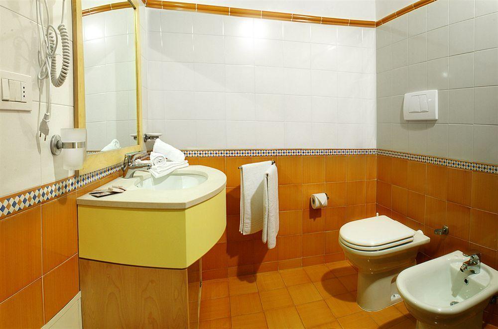 Oasi D'Oriente Aparthotel Santa Cesarea Terme Exterior photo