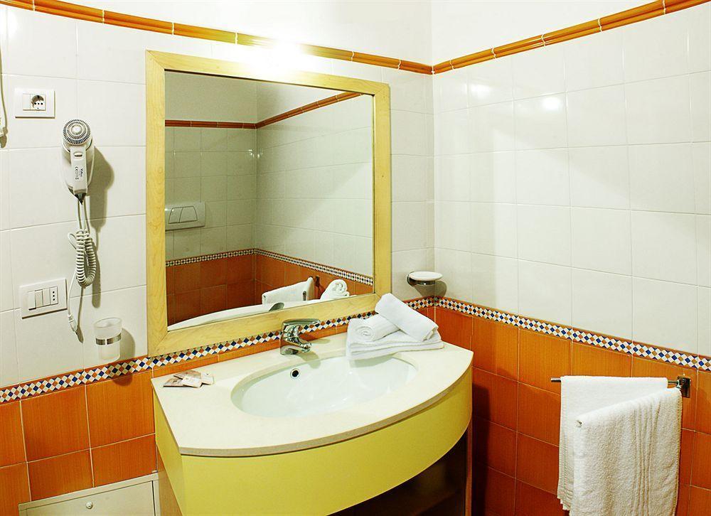 Oasi D'Oriente Aparthotel Santa Cesarea Terme Exterior photo
